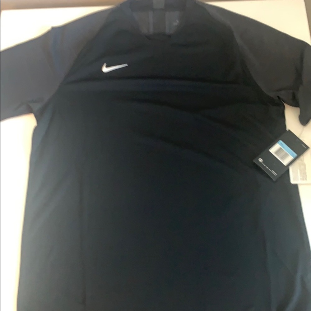 Nike Men’s Training Top- Blk size medium